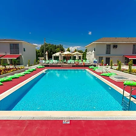 Vela Garden מלון *